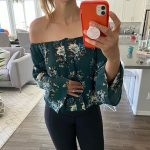 Etiquette off the shoulder long sleeve floral top